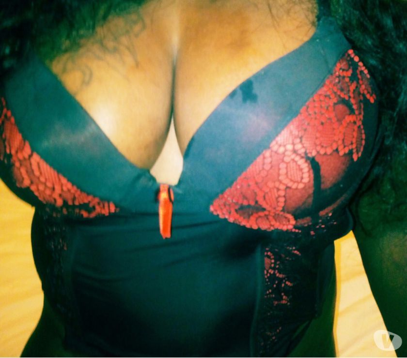 Black séduisante pour services complets